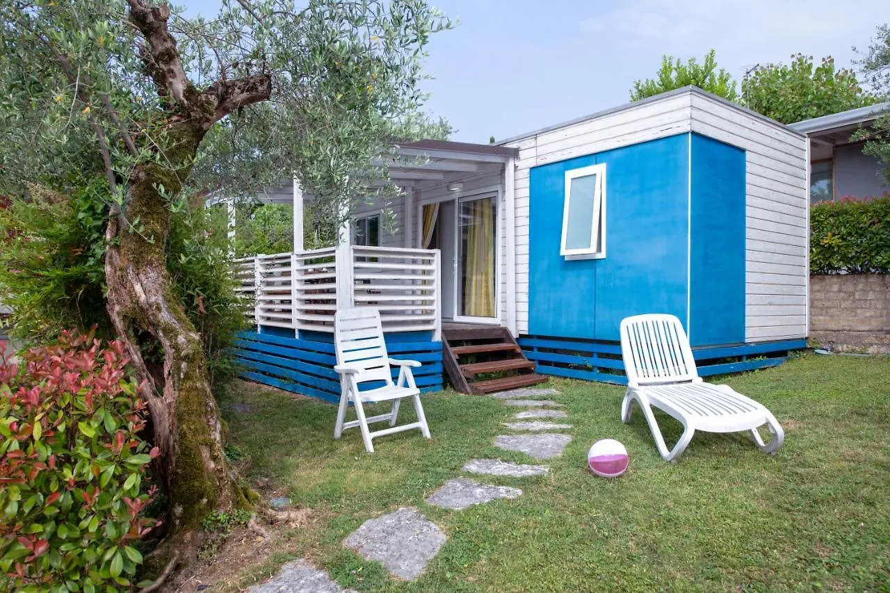Camping Porto Srl Moniga del Garda 캠프장