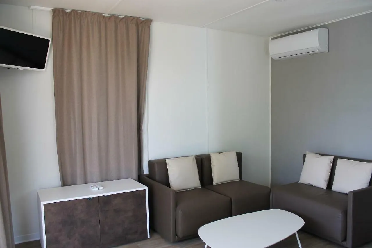 Camping Porto Srl Moniga del Garda 캠프장