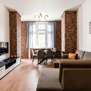  Appartamento Jacuzzi And Privacy With 2 Balconies And Free Garage Ungheria